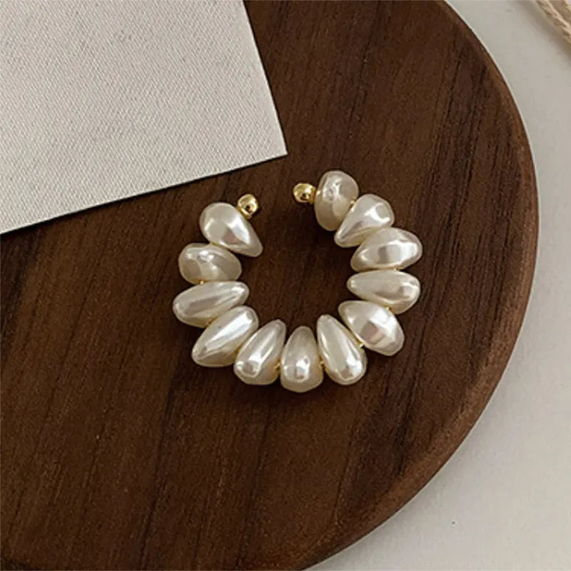 Retro Elegante Unregelmäßige Natürliche Perlen Ohrclip | Shop Nory