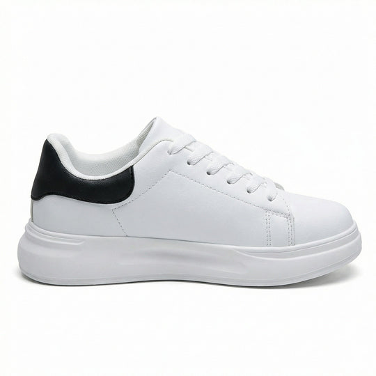 Orthopädische weiße Turnschuhe