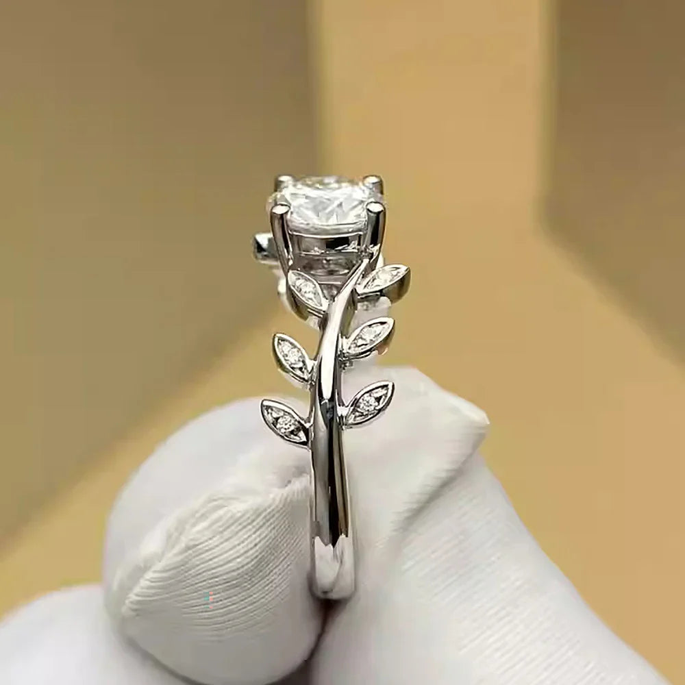 Exquisite 1CT Blatt Moissanit Verlobungsring aus Sterlingsilber | Shop Nory