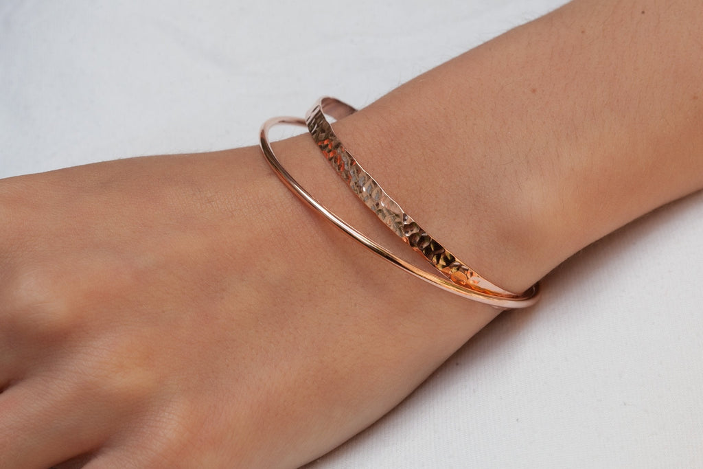 Schlichter Armreif, Rosévergoldet – Eleganz im Minimalistischen Design | Shop Nory