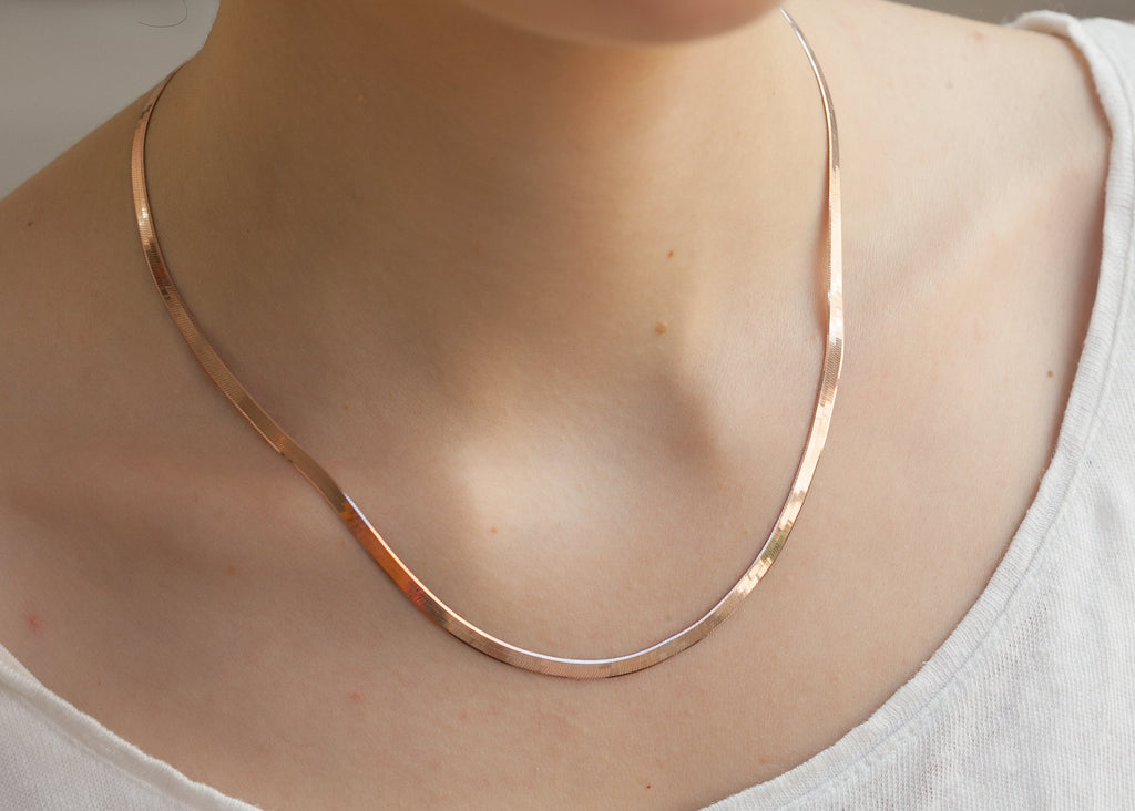 Flache Schlangenkette in Roségold – zeitloser Bestseller | Shop Nory