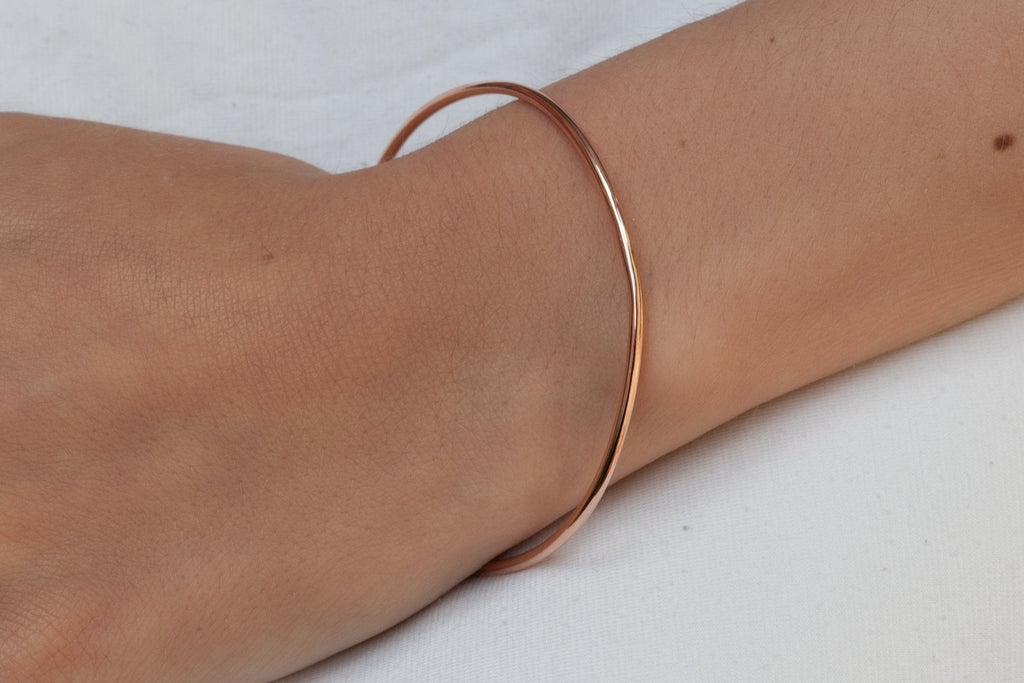 Schlichter Armreif, Rosévergoldet – Eleganz im Minimalistischen Design | Shop Nory
