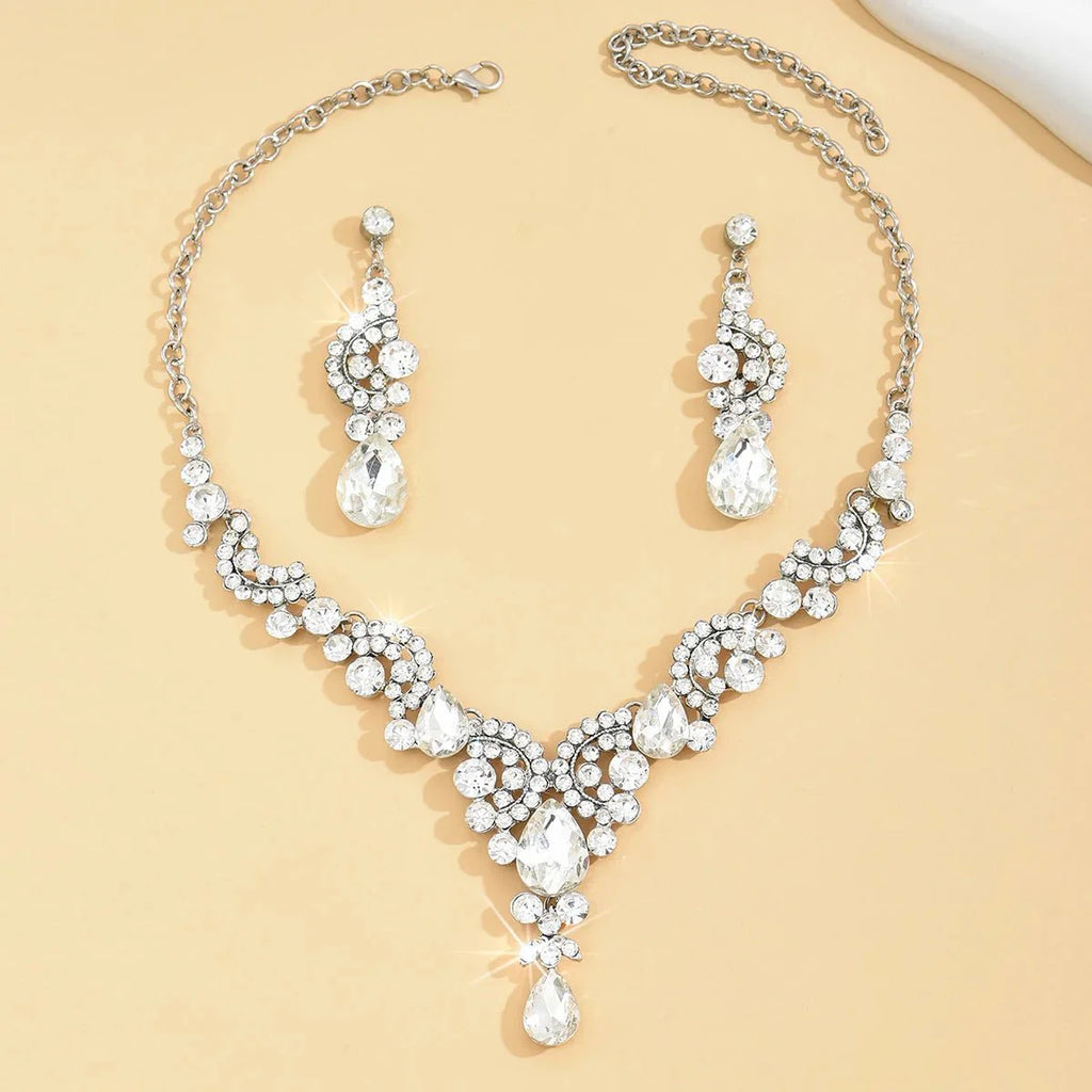 Abgerundetes Diamant Glammer Halsketten- und Ohrring-Set