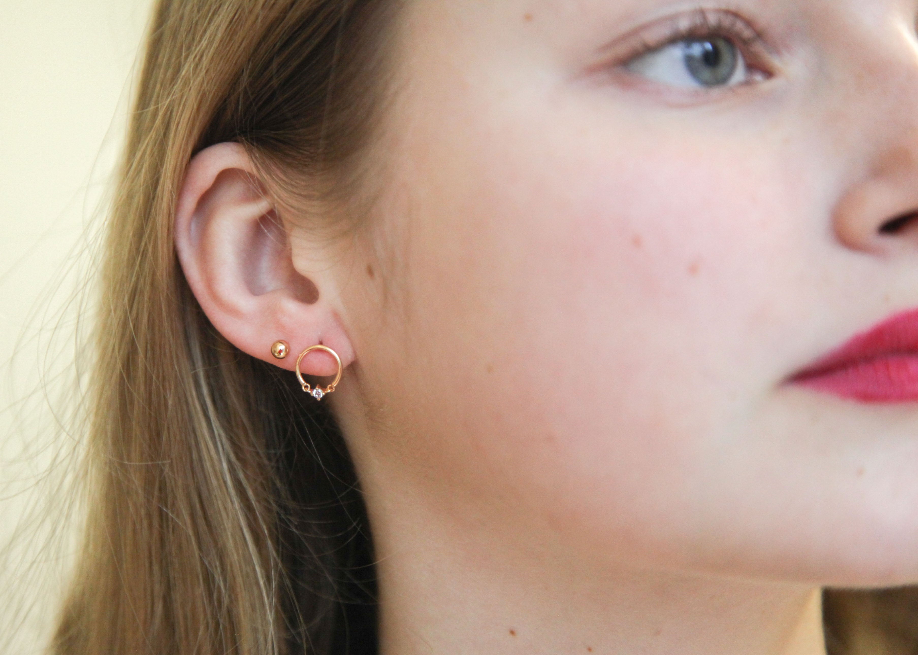Vergoldete runde Ohrringe mit Zirkonia – Eleganz und Glanz in Perfektion | Shop Nory