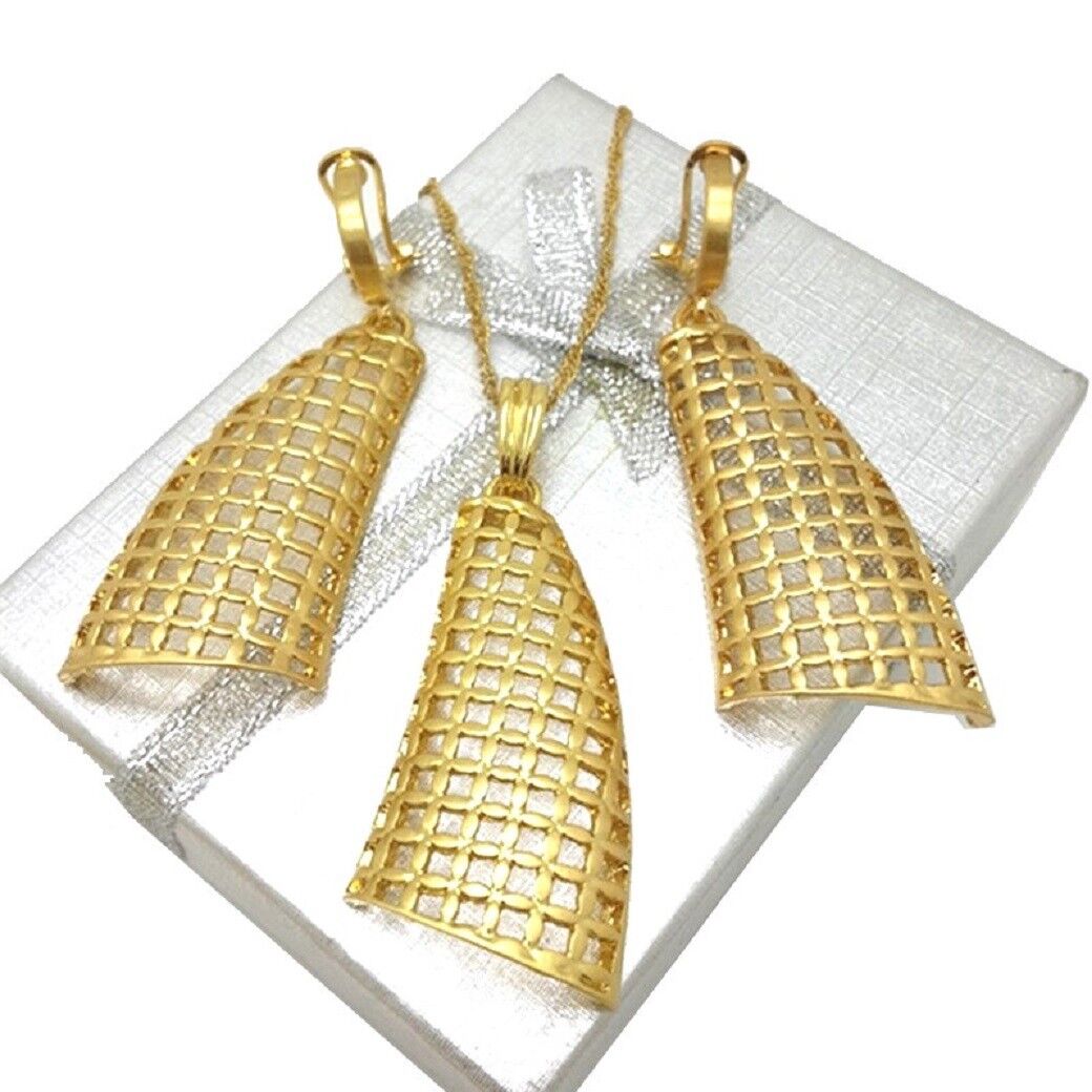 Damen 18K vergoldet Turm Muschel Ausschnitt Design Anhänger Twisted Kette Ohrring Set | Shop Nory