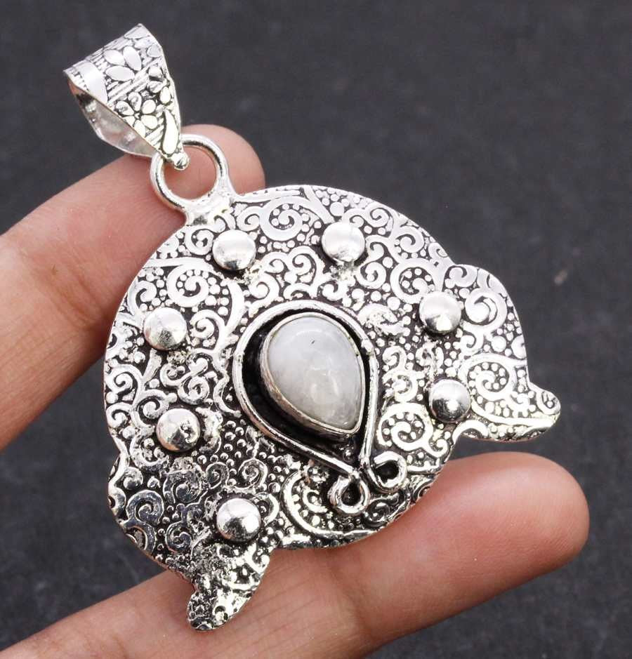 Damen Silber Oval Mondstein 925 Silber plattiert Handgemachte Anhänger Frauen Halskette | Shop Nory