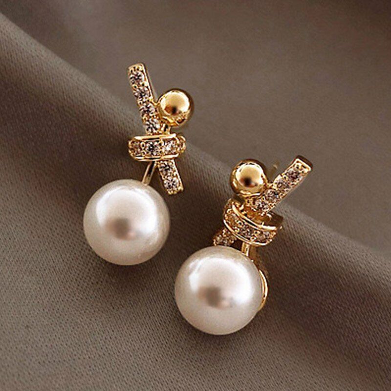 Damen vergoldete funkelnde Strass Schleife Simulierte Perle Stecker Ohrringe | Shop Nory