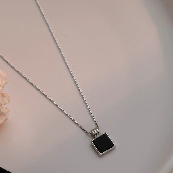 S925 Silber Schwarzes Quadratisches Anhänger-Neklace | Shop Nory