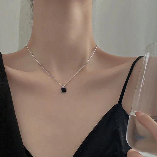 S925 Silber Schwarzes Quadratisches Anhänger-Neklace | Shop Nory