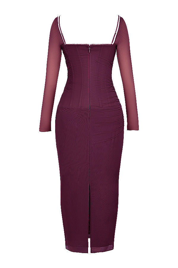 Elegantes Maxikleid mit tiefem Ausschnitt und langen Ärmeln