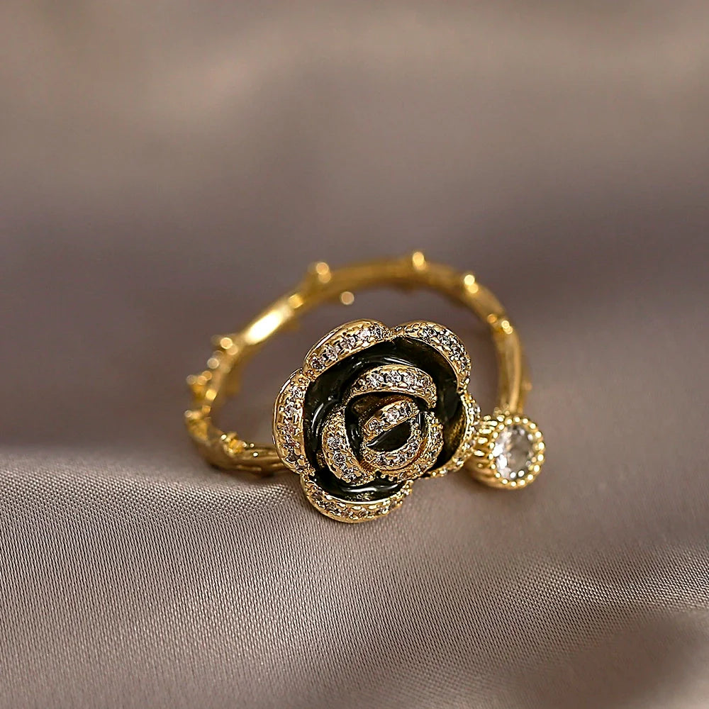 Sexy geheimnisvoller schwarzer Rosenmetall Offener Ring | Shop Nory