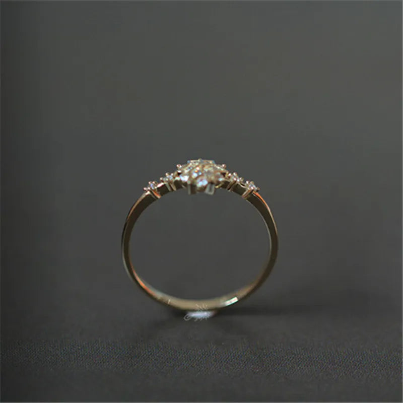 Glänzender Zirkon Exquisite Schneeflockenring | Shop Nory