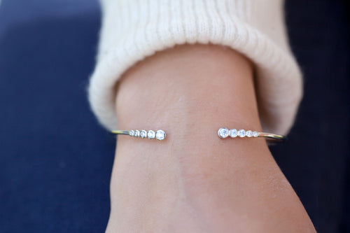 Armreif aus Sterlingsilber mit Zirkonia | Shop Nory