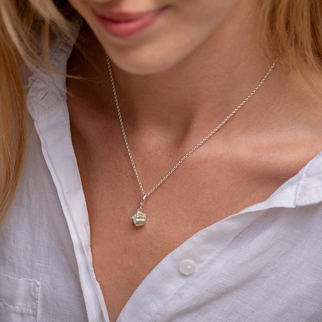 Silber Cupcake Charm Halskette | Shop Nory