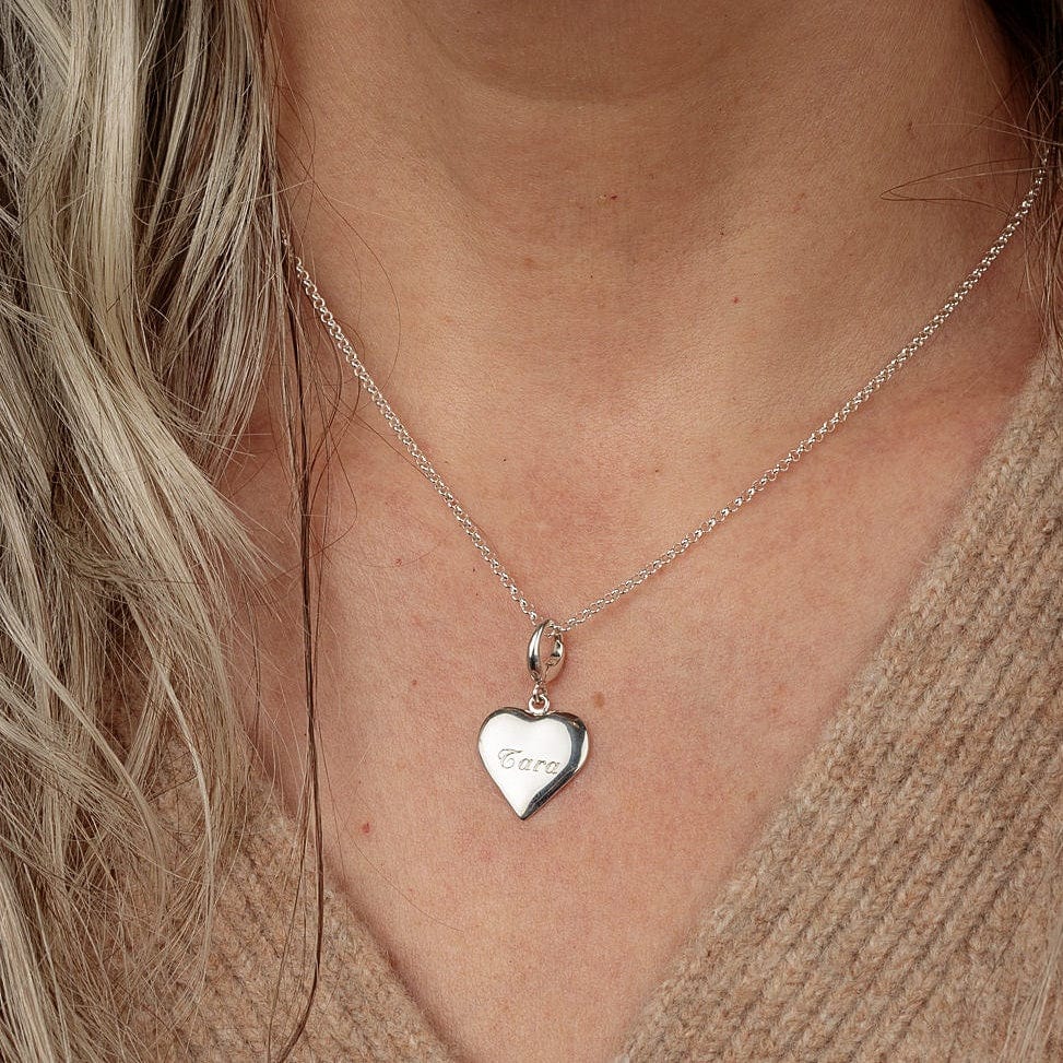 Gravierte Silber Herz Charm Halskette (Mittel) | Shop Nory