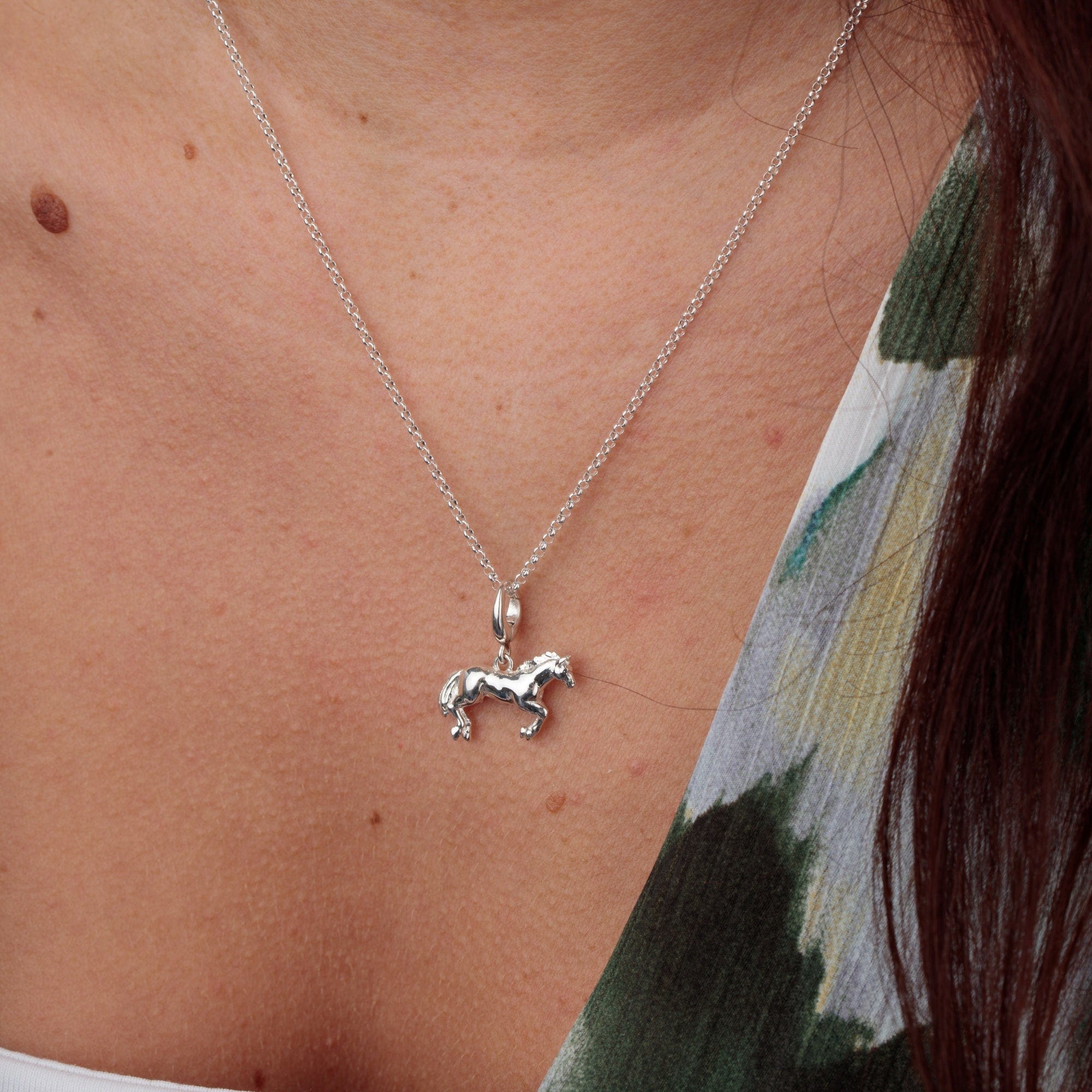 Silberne Pferdeanhänger-Halskette | Shop Nory