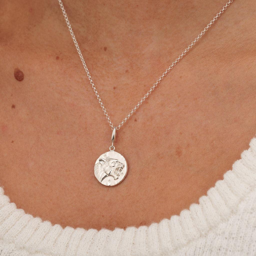 Silber Leo Zodiac Charm Halskette | Shop Nory