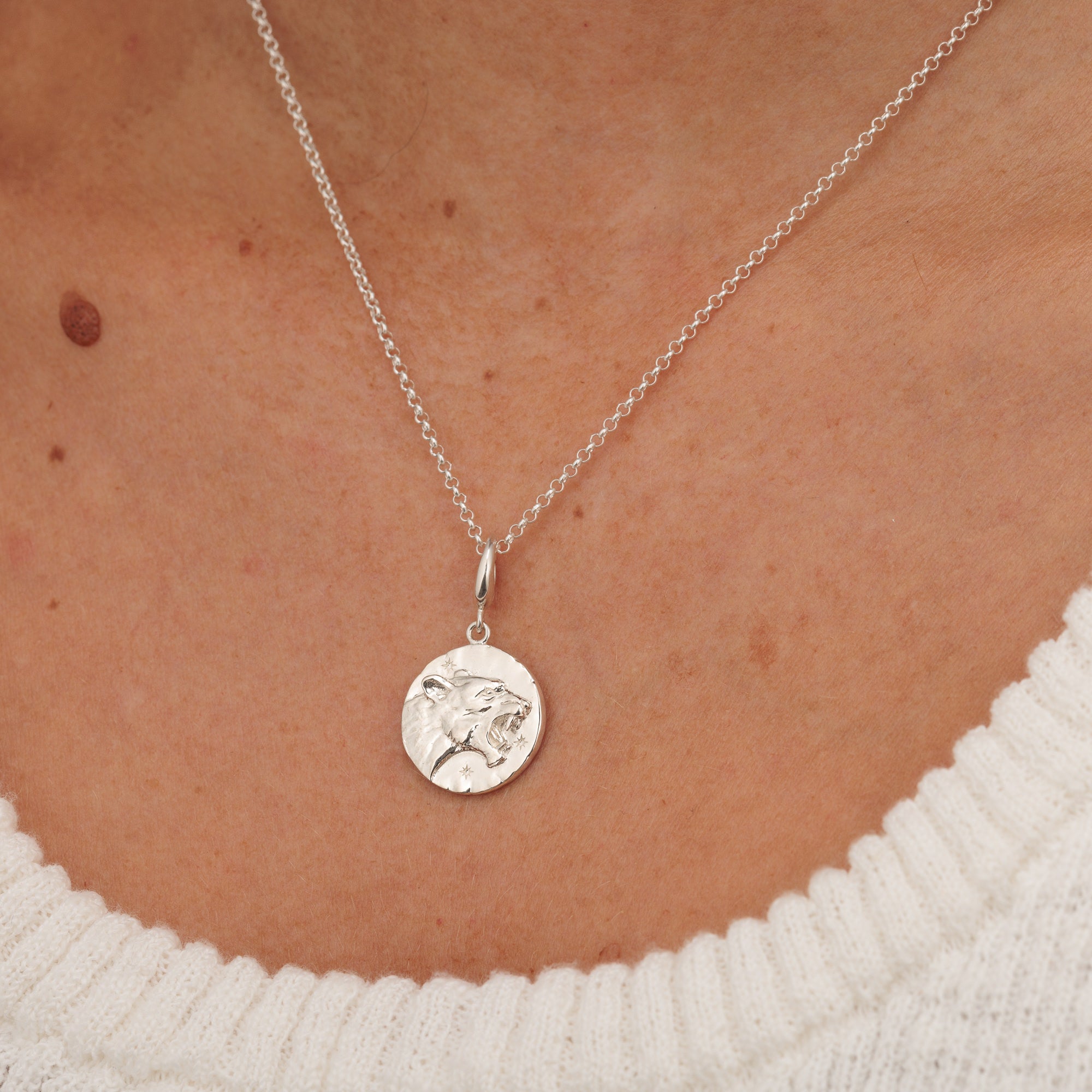Silber Leo Zodiac Charm Halskette | Shop Nory