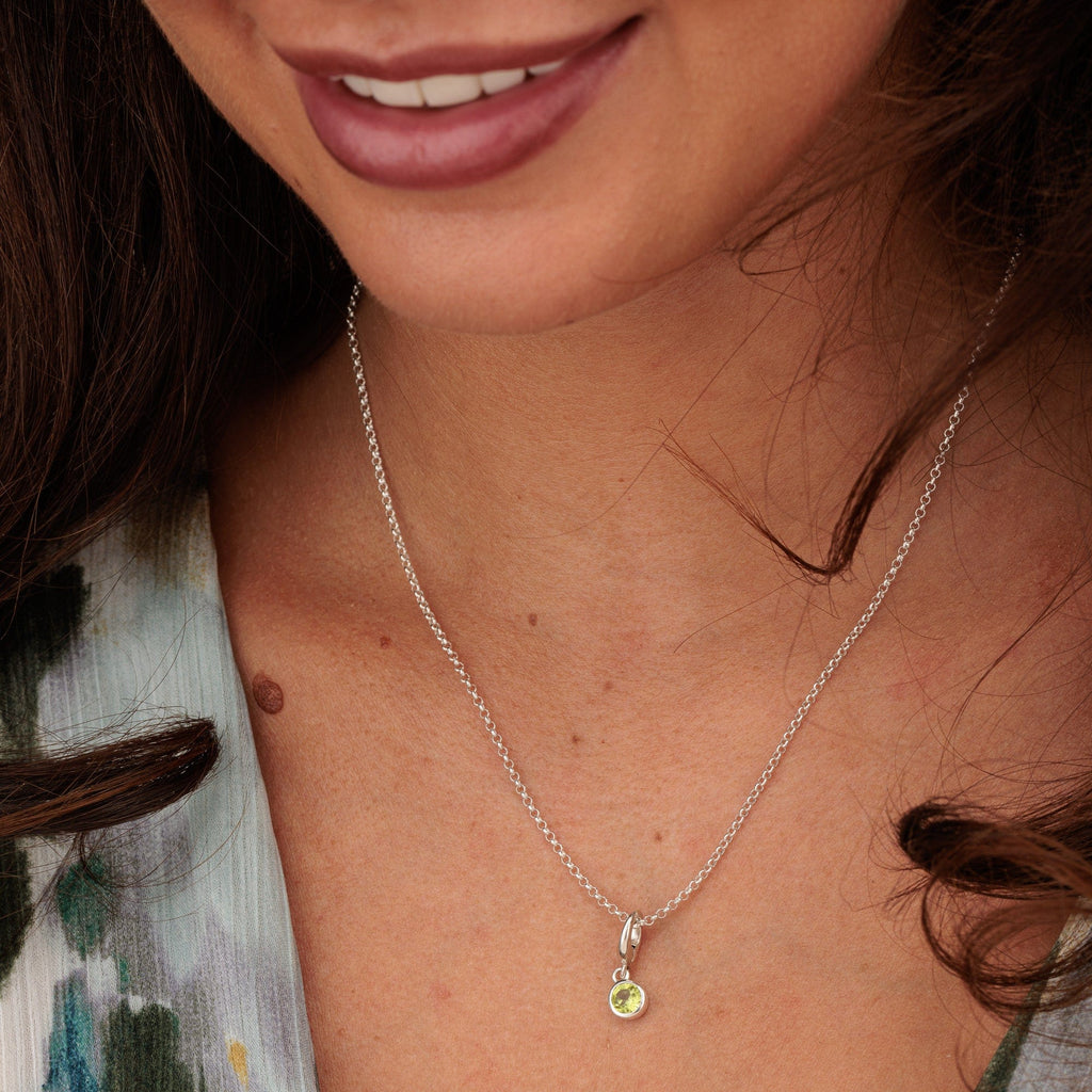 August-Geburtsstein-Anhänger-Halskette (Peridot) | Shop Nory