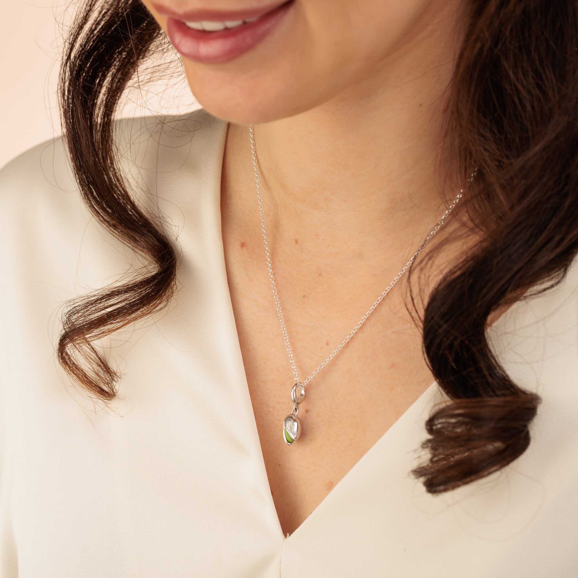 Silber Pistazien Charm Halskette | Shop Nory