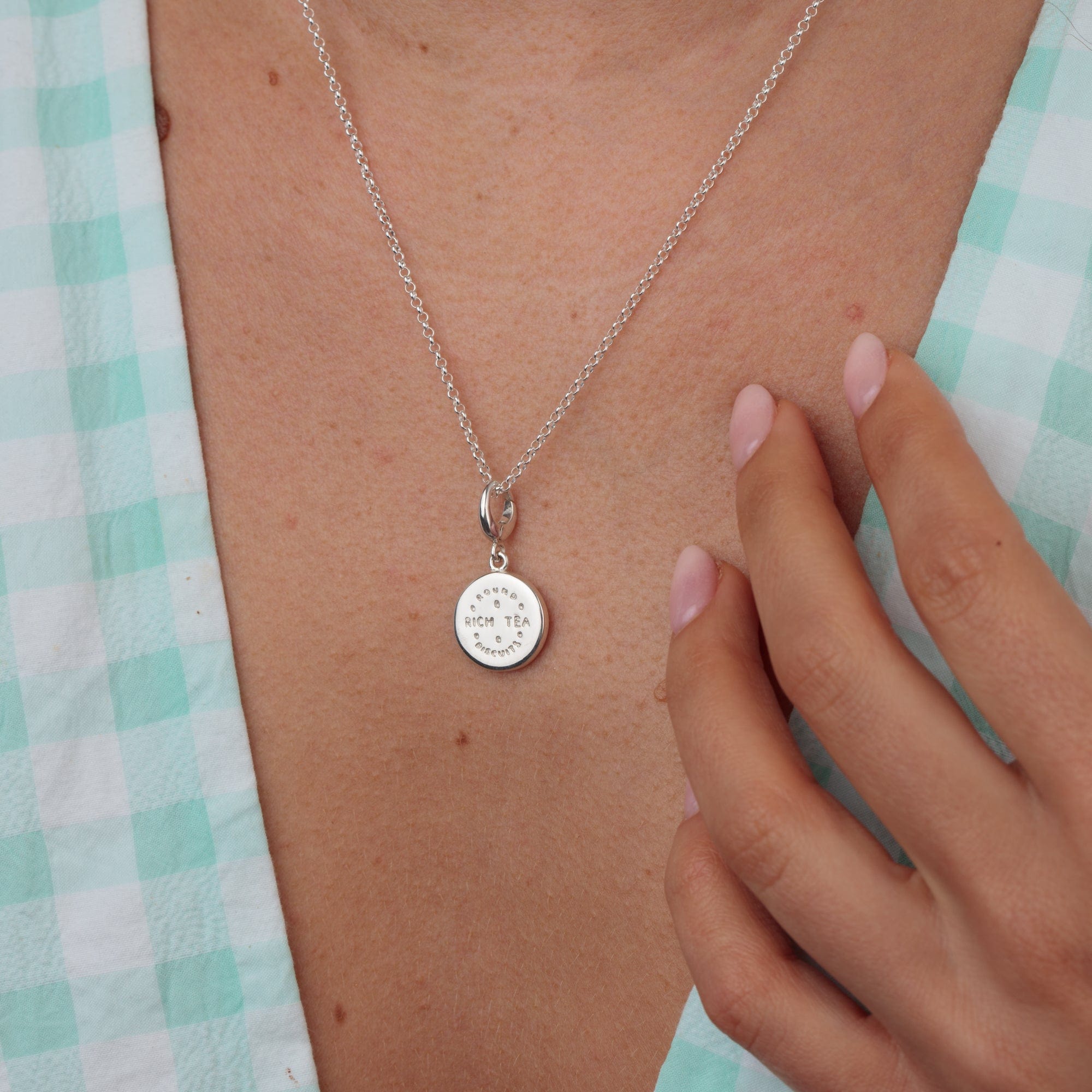 Silber Rich Tea Biscuit Charm Halskette | Shop Nory