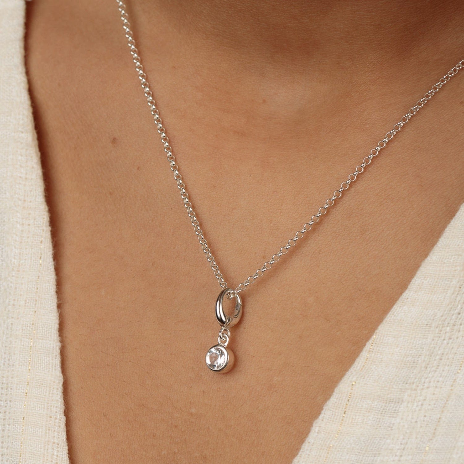 April Geburtsstein Charm-Halskette (Weißer Topas) | Shop Nory