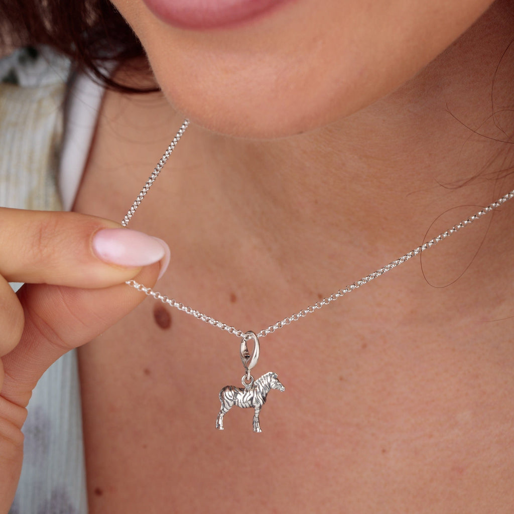 Silber Zebra Charm Halskette | Shop Nory