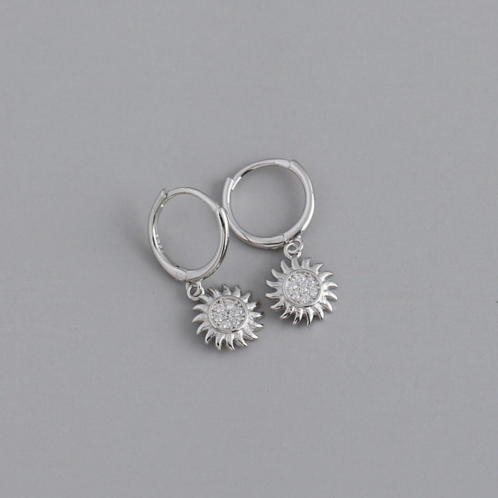 Stilvolle Sonnen-Ohrringe für Damen – Elara | Shop Nory