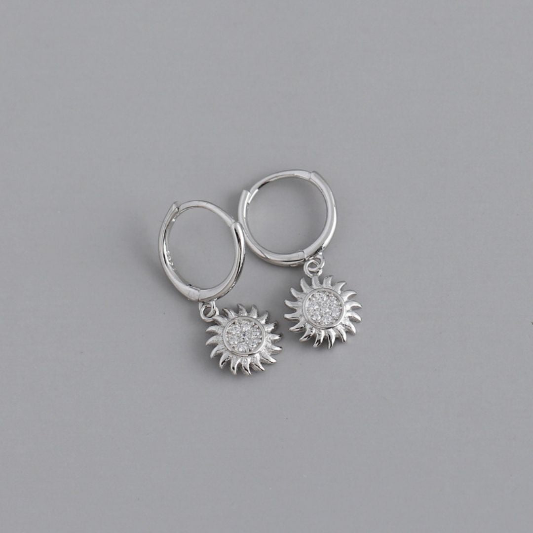 Stilvolle Sonnen-Ohrringe für Damen – Elara | Shop Nory