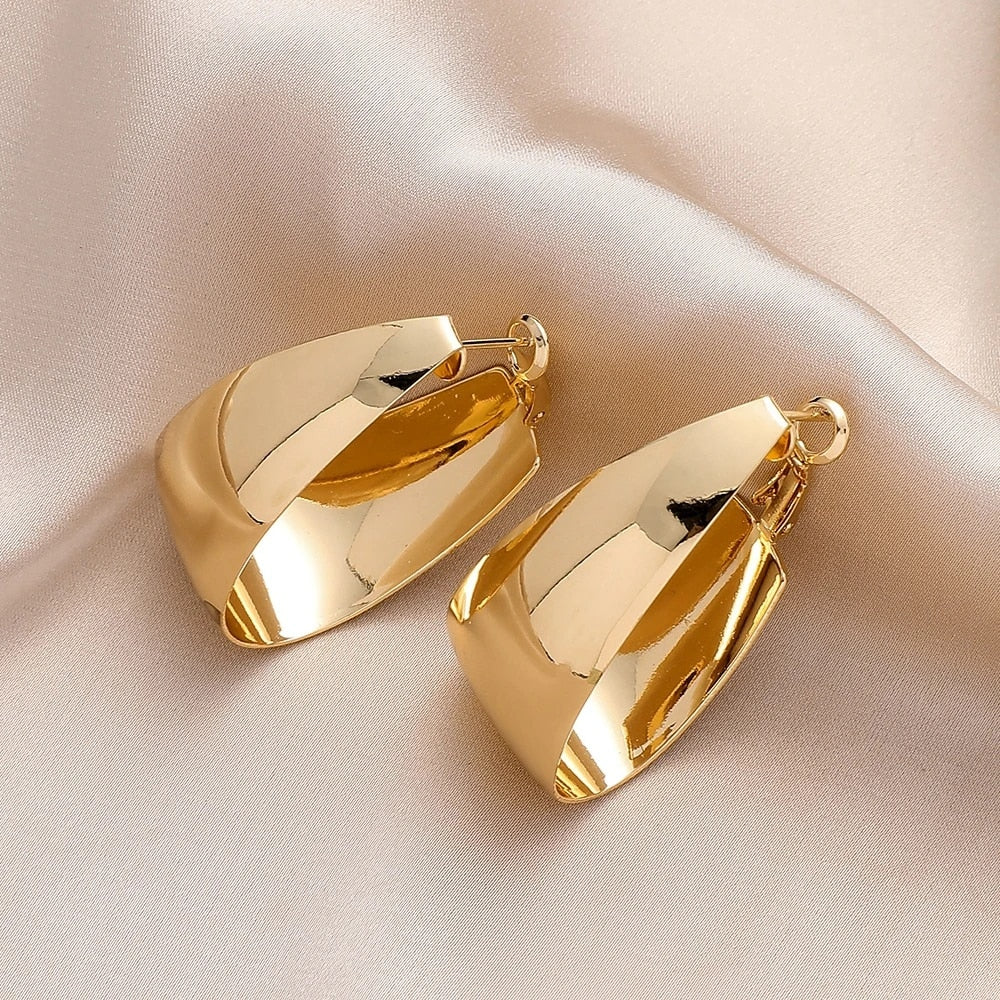 Einfache Übertriebene Glänzende Metallringohrringe | Shop Nory