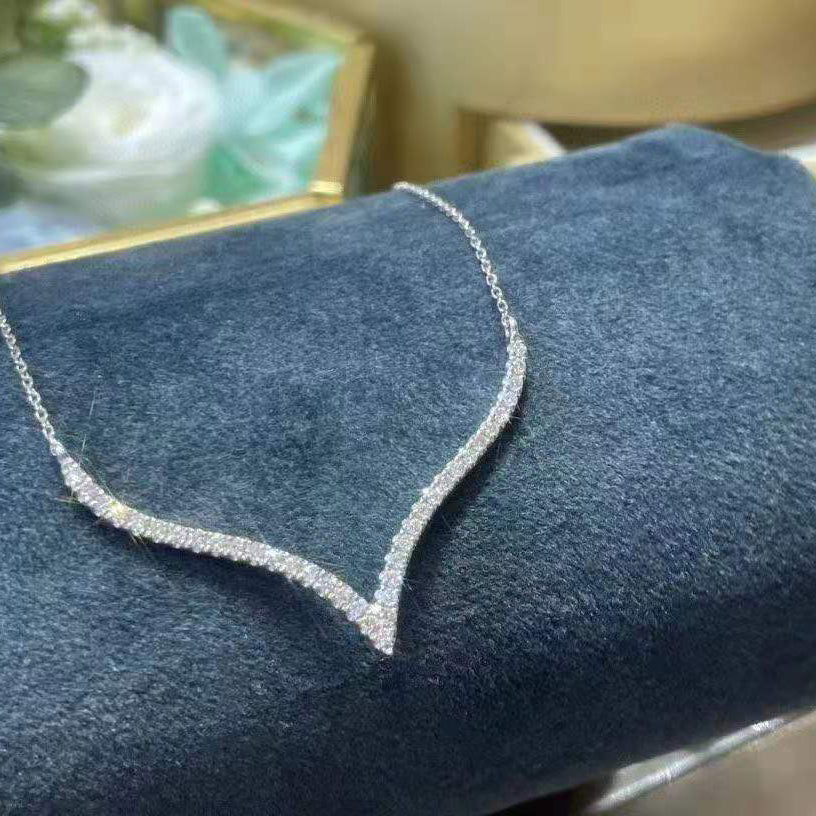 Einfaches V-förmiges Zirkon-Halsband | Shop Nory