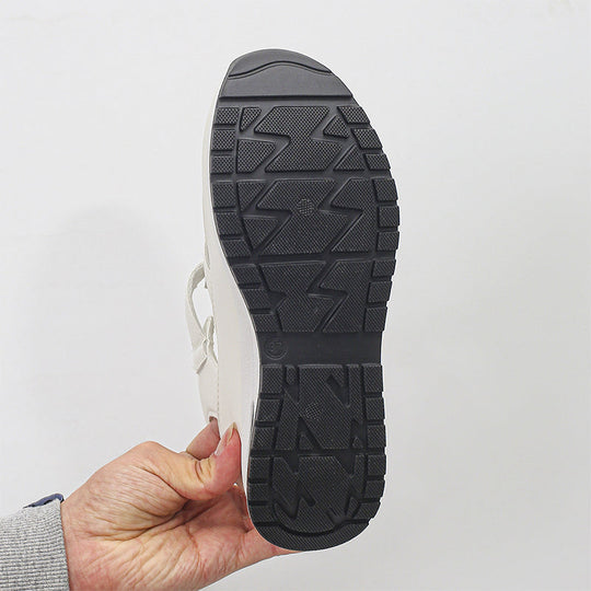 Geschlossene Sneaker-Sandalen