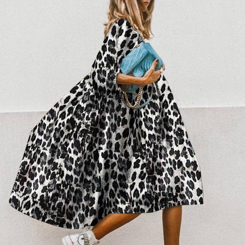 Klassisches Kleid für Frauen