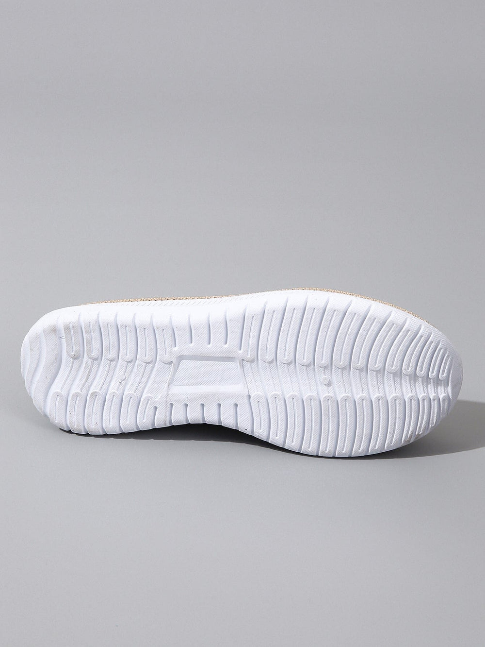 Schicke Sneaker Mit Kettenbesatz