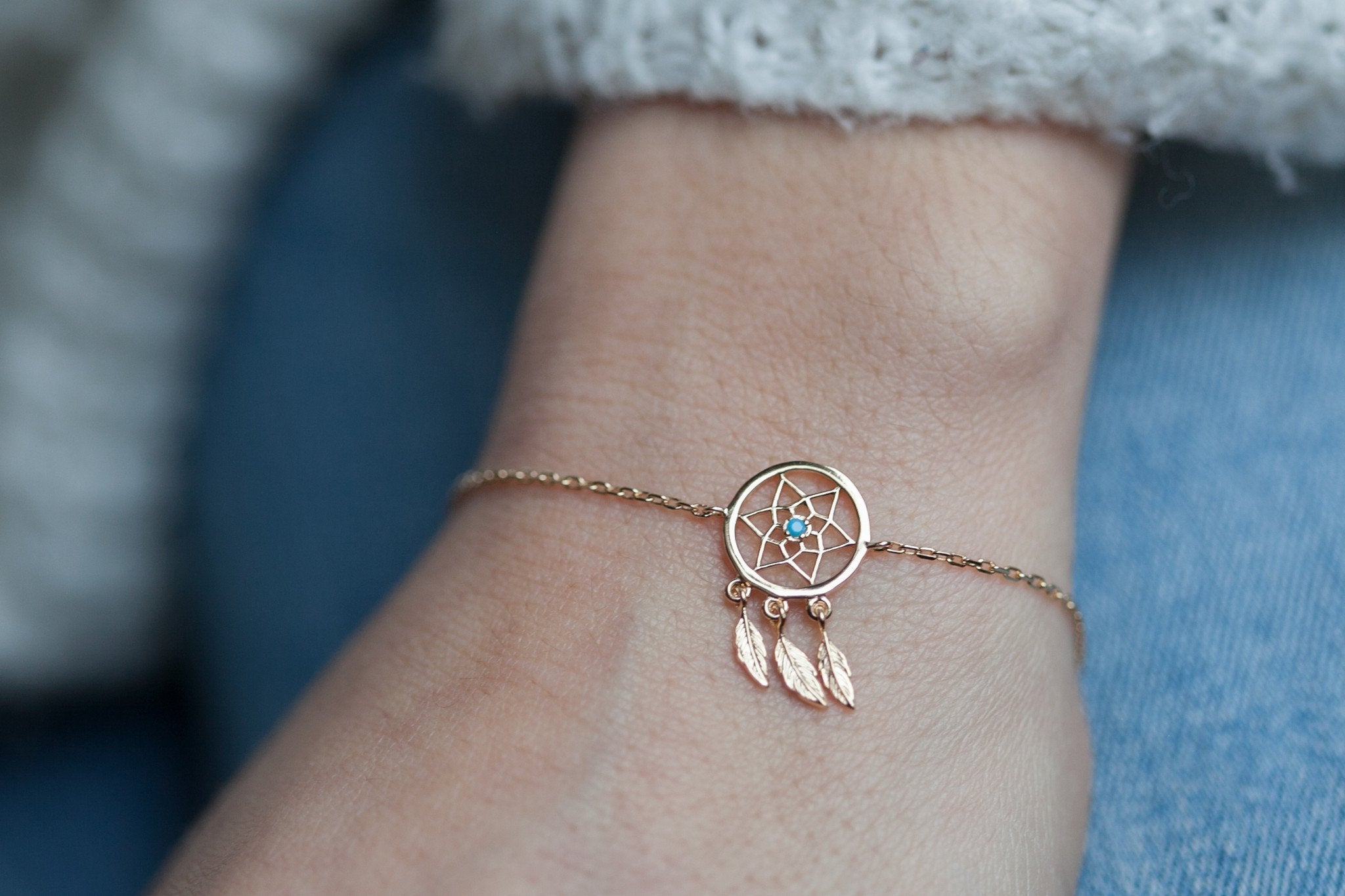 Traumfänger-Armband mit 3 Federn – 16k vergoldet – Mystik und Eleganz vereint | Shop Nory