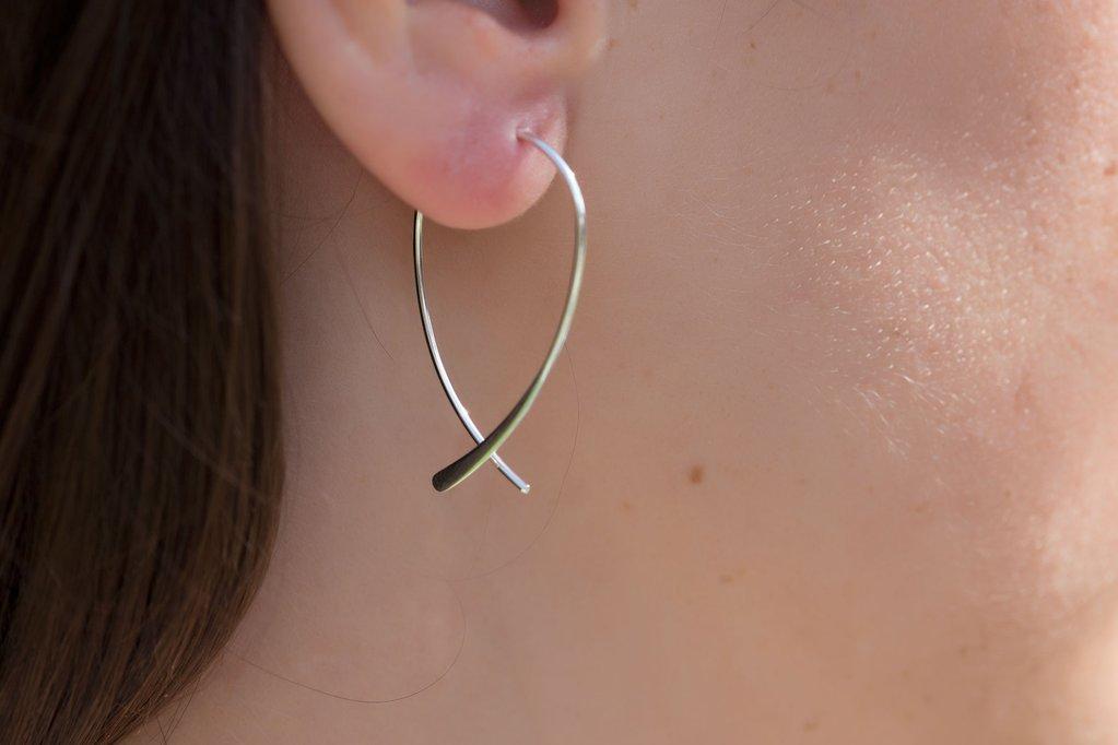 Tropfen Geometrische Creolen Ohrringe aus Silber | Shop Nory