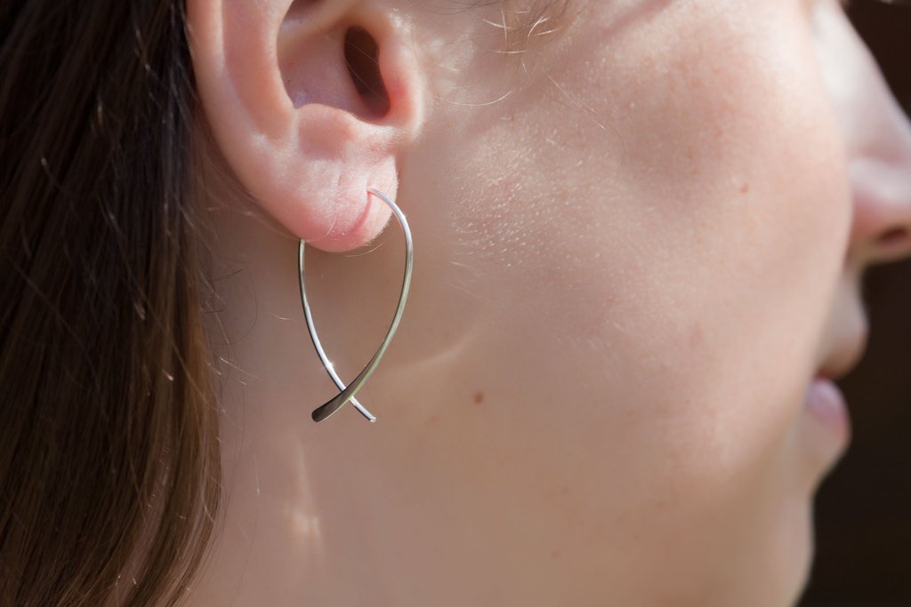 Tropfen Geometrische Creolen Ohrringe aus Silber | Shop Nory