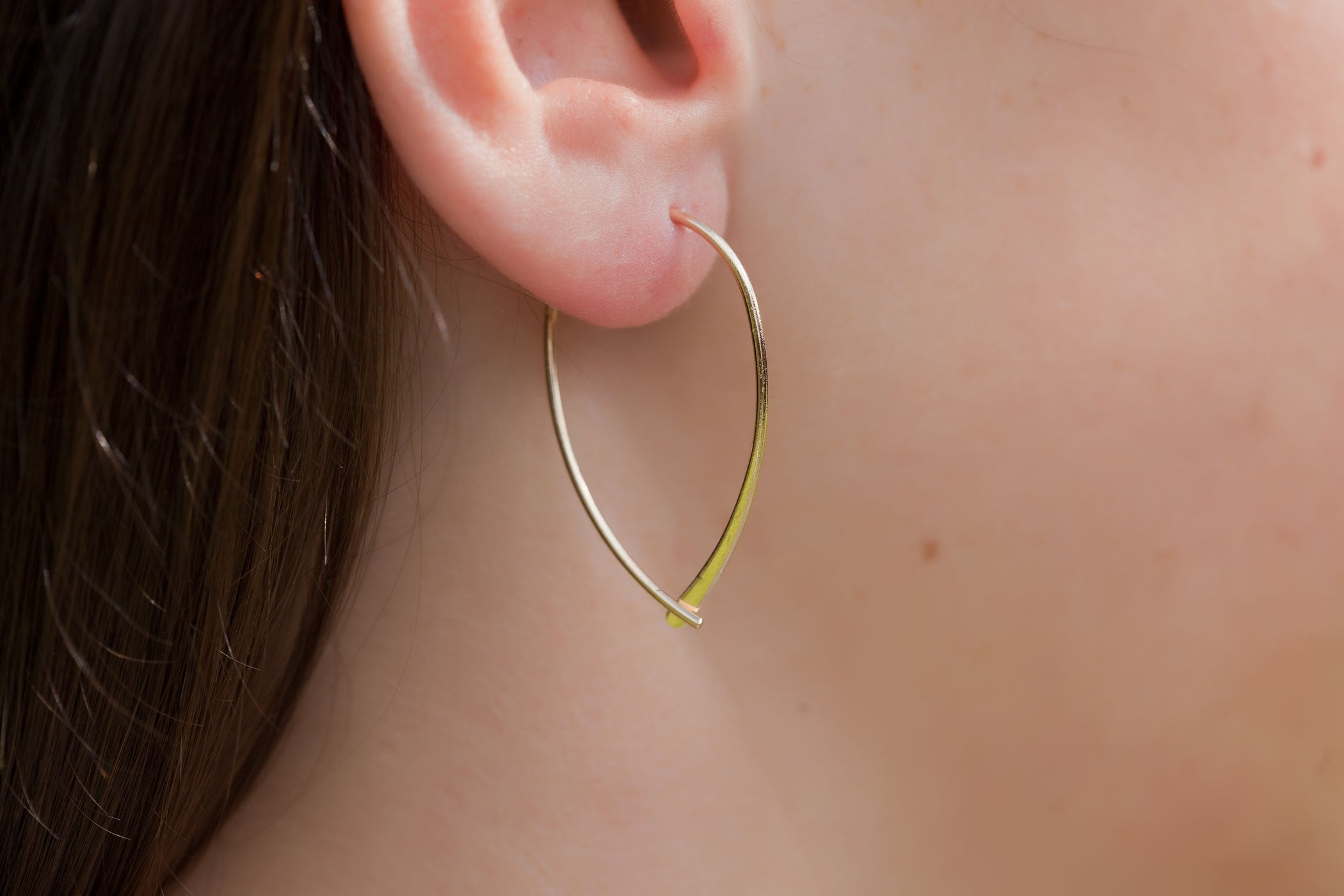 Tropfen Geometrische Creolen Ohrringe | 16Karat vergoldet | Shop Nory