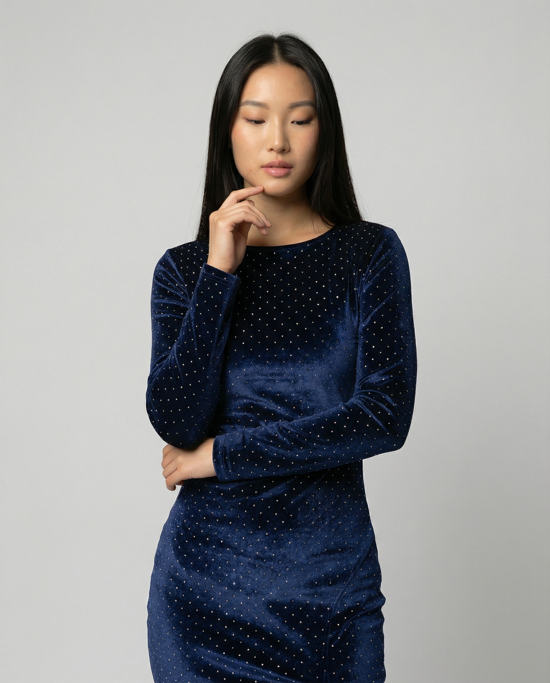 Damen Samt-Midikleid mit eleganten Pailletten und seitlichem Schlitz Shopnory