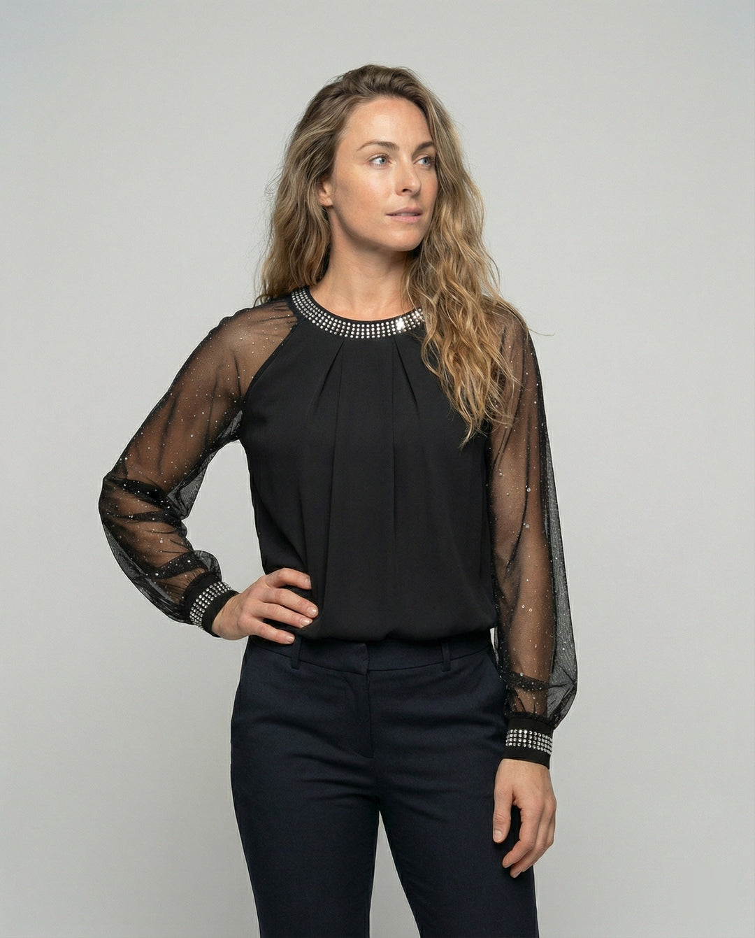 ShopNory Damen Mesh-Bluse mit Strassbesatz und transparenten Ärmeln