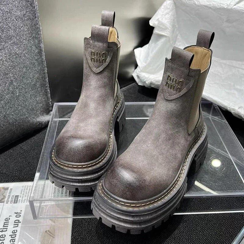 Damen Lederstiefel mit Chunky Plateau & Trendigem Design
