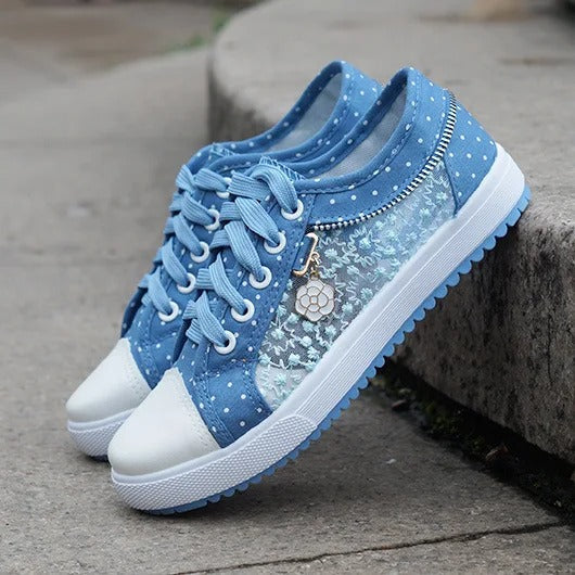 Flache Schuhe mit Spitzenkante