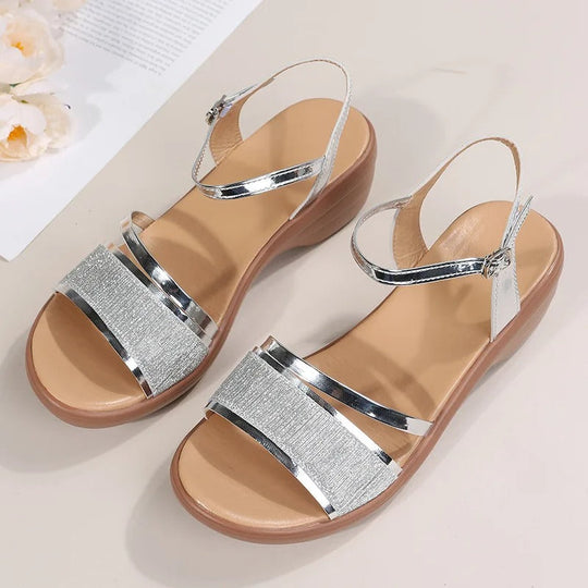 Orthopädische Sandalen mit Keilabsatz