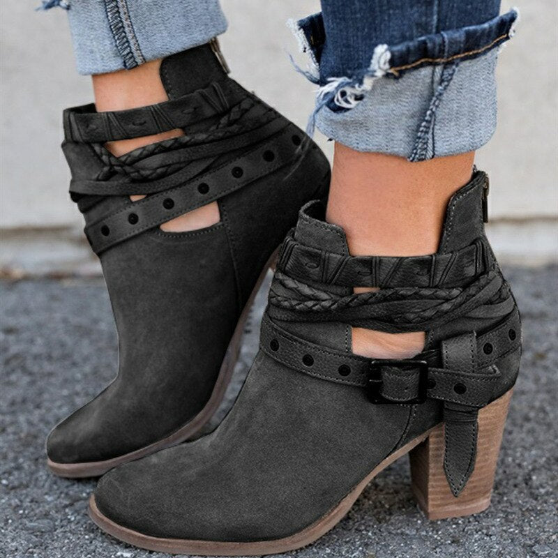 Einzigartige und Elegante Stiefeletten mit Riemchen