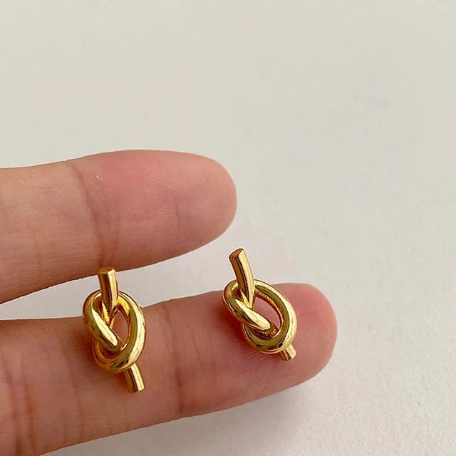 Geometrische goldene einfache Knotenohrringe | Shop Nory