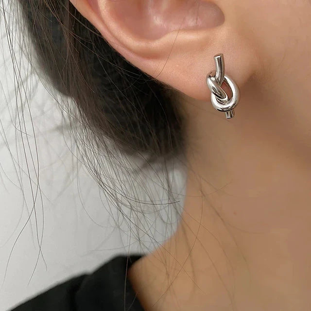 Geometrische goldene einfache Knotenohrringe | Shop Nory