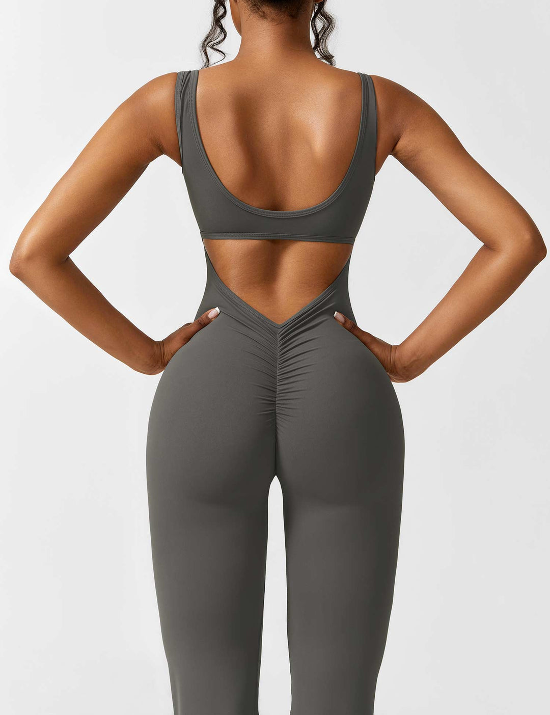 V-Rücken Auslaufender Jumpsuit