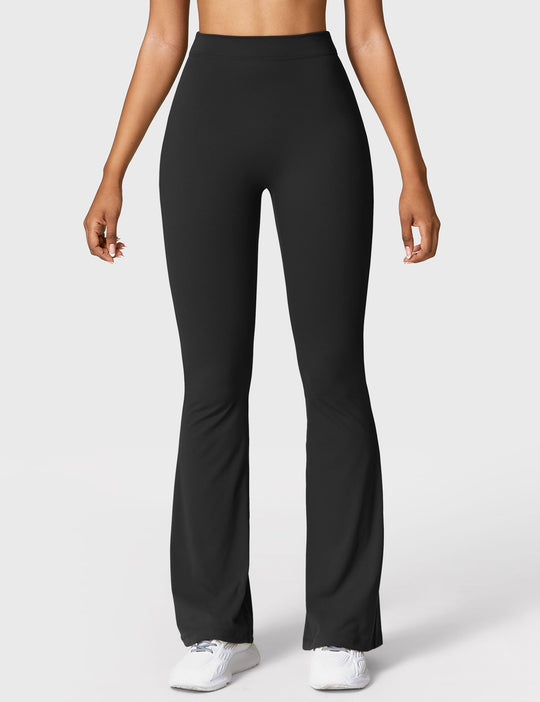 Ausgestellte Leggings mit V-Ausschnitt