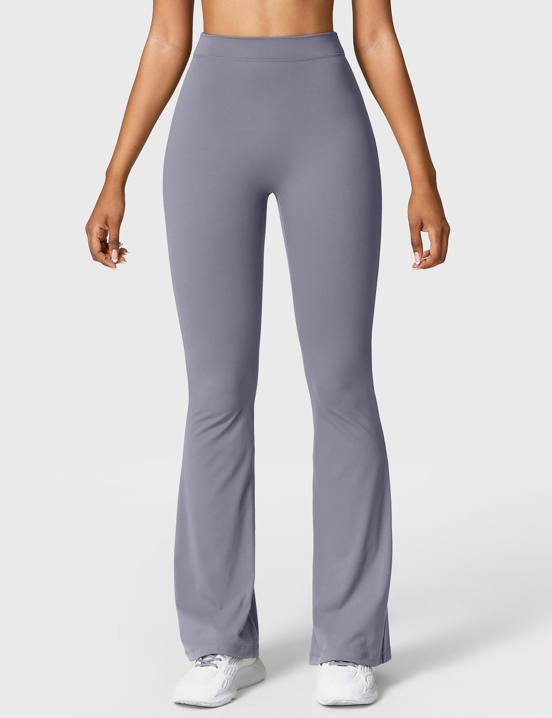 Ausgestellte Leggings mit V-Ausschnitt