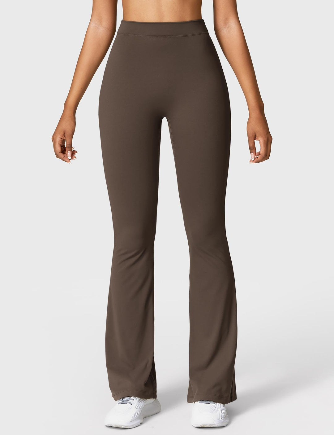 Ausgestellte Leggings mit V-Ausschnitt